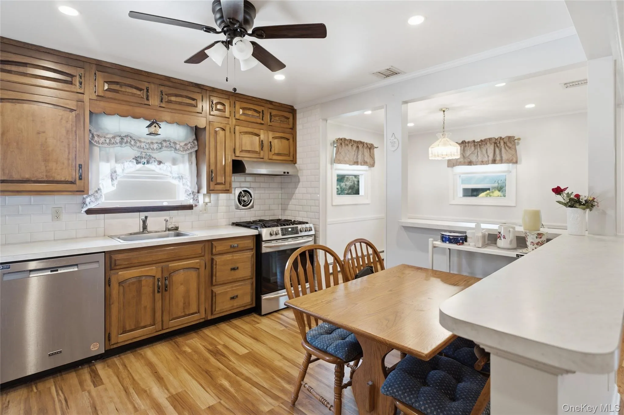 2 Hilltop Drive, Oyster Bay, NY, 4 Bedrooms Bedrooms, 8 Rooms Rooms,2 BathroomsBathrooms,Residential,For Rent,Hilltop,0,1014886 2 Hilltop Drive, Oyster Bay, NY, 4 Bedrooms Bedrooms, 8 Rooms Rooms,2 BathroomsBathrooms,Residential,For Rent,Hilltop,0,1014886
