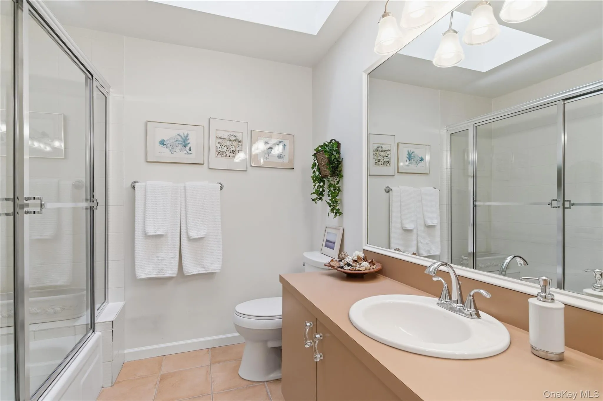 Full Hall Bathroom Full Hall Bathroom