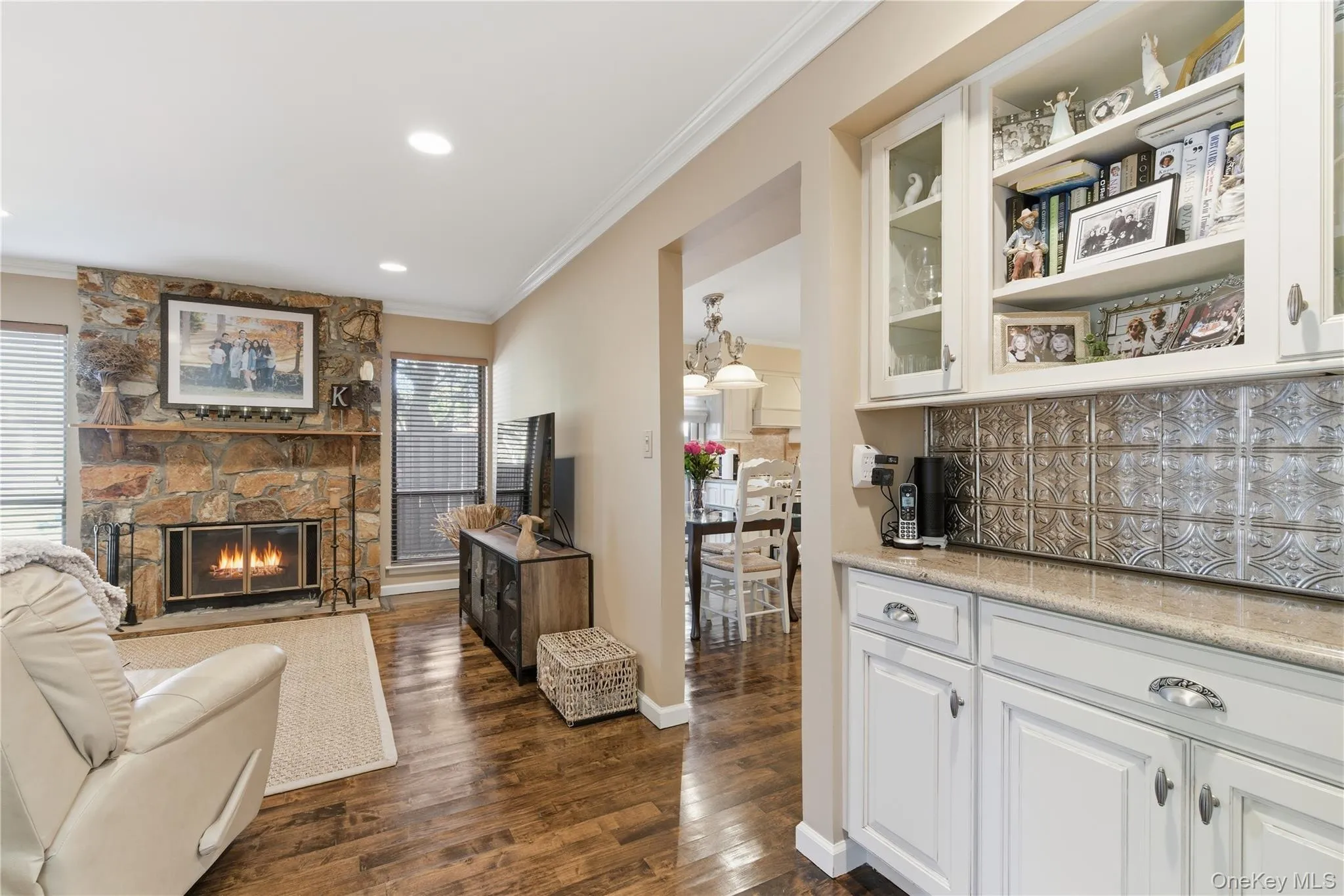 Entertaining area, designed for comfort and relaxation Entertaining area, designed for comfort and relaxation