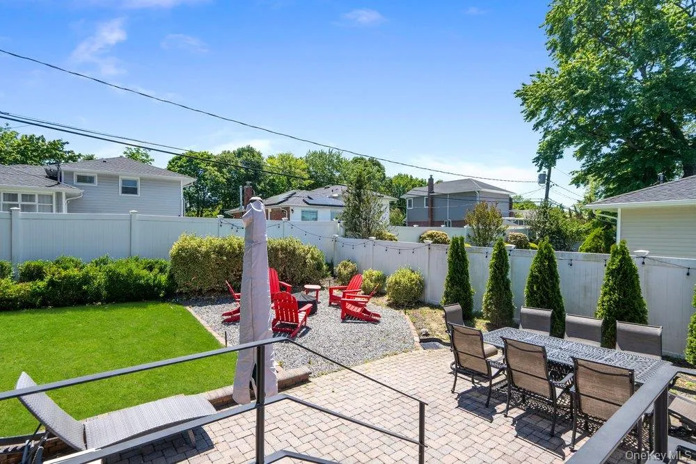 22 Theodore Drive, Oyster Bay, NY, 3 Bedrooms Bedrooms, 8 Rooms Rooms,2 BathroomsBathrooms,Residential,For Rent,Theodore,0,1014894 22 Theodore Drive, Oyster Bay, NY, 3 Bedrooms Bedrooms, 8 Rooms Rooms,2 BathroomsBathrooms,Residential,For Rent,Theodore,0,1014894