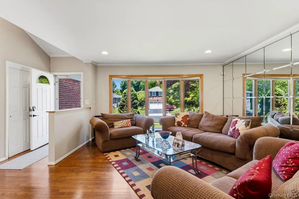22 Theodore Drive, Oyster Bay, NY, 3 Bedrooms Bedrooms, 8 Rooms Rooms,2 BathroomsBathrooms,Residential,For Rent,Theodore,0,1014894 22 Theodore Drive, Oyster Bay, NY, 3 Bedrooms Bedrooms, 8 Rooms Rooms,2 BathroomsBathrooms,Residential,For Rent,Theodore,0,1014894