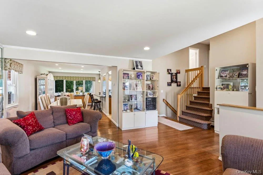 22 Theodore Drive, Oyster Bay, NY, 3 Bedrooms Bedrooms, 8 Rooms Rooms,2 BathroomsBathrooms,Residential,For Rent,Theodore,0,1014894 22 Theodore Drive, Oyster Bay, NY, 3 Bedrooms Bedrooms, 8 Rooms Rooms,2 BathroomsBathrooms,Residential,For Rent,Theodore,0,1014894