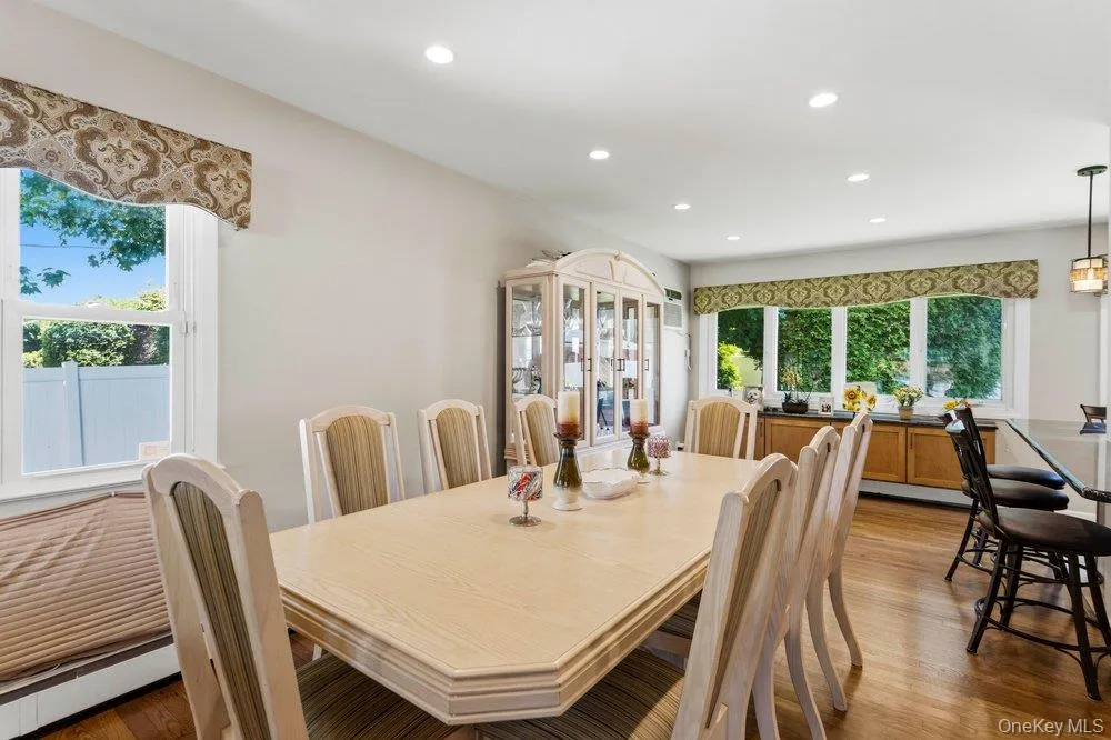 22 Theodore Drive, Oyster Bay, NY, 3 Bedrooms Bedrooms, 8 Rooms Rooms,2 BathroomsBathrooms,Residential,For Rent,Theodore,0,1014894 22 Theodore Drive, Oyster Bay, NY, 3 Bedrooms Bedrooms, 8 Rooms Rooms,2 BathroomsBathrooms,Residential,For Rent,Theodore,0,1014894