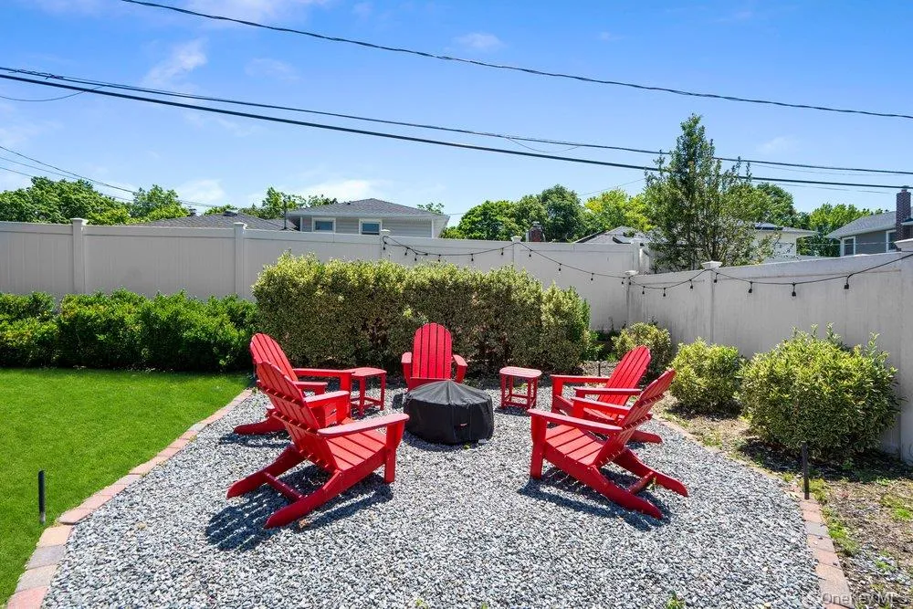 22 Theodore Drive, Oyster Bay, NY, 3 Bedrooms Bedrooms, 8 Rooms Rooms,2 BathroomsBathrooms,Residential,For Rent,Theodore,0,1014894 22 Theodore Drive, Oyster Bay, NY, 3 Bedrooms Bedrooms, 8 Rooms Rooms,2 BathroomsBathrooms,Residential,For Rent,Theodore,0,1014894