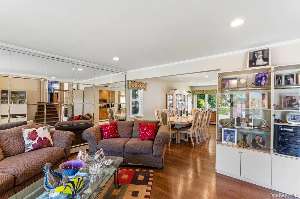 22 Theodore Drive, Oyster Bay, NY, 3 Bedrooms Bedrooms, 8 Rooms Rooms,2 BathroomsBathrooms,Residential,For Rent,Theodore,0,1014894 22 Theodore Drive, Oyster Bay, NY, 3 Bedrooms Bedrooms, 8 Rooms Rooms,2 BathroomsBathrooms,Residential,For Rent,Theodore,0,1014894