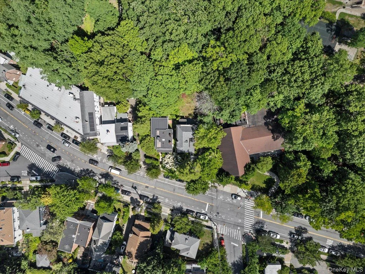 5600 Mosholu Avenue, New York, NY, 3 Bedrooms Bedrooms, 8 Rooms Rooms,1 BathroomBathrooms,Residential,For Rent,Mosholu,0,1014897 5600 Mosholu Avenue, New York, NY, 3 Bedrooms Bedrooms, 8 Rooms Rooms,1 BathroomBathrooms,Residential,For Rent,Mosholu,0,1014897