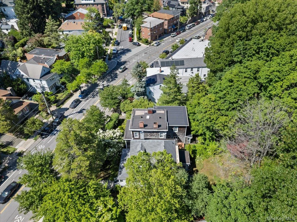5600 Mosholu Avenue, New York, NY, 3 Bedrooms Bedrooms, 8 Rooms Rooms,1 BathroomBathrooms,Residential,For Rent,Mosholu,0,1014897 5600 Mosholu Avenue, New York, NY, 3 Bedrooms Bedrooms, 8 Rooms Rooms,1 BathroomBathrooms,Residential,For Rent,Mosholu,0,1014897