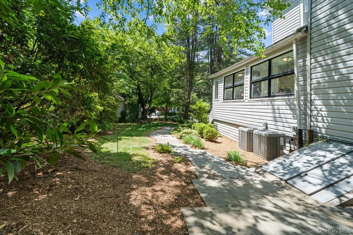 5600 Mosholu Avenue, New York, NY, 3 Bedrooms Bedrooms, 8 Rooms Rooms,1 BathroomBathrooms,Residential,For Rent,Mosholu,0,1014897 5600 Mosholu Avenue, New York, NY, 3 Bedrooms Bedrooms, 8 Rooms Rooms,1 BathroomBathrooms,Residential,For Rent,Mosholu,0,1014897