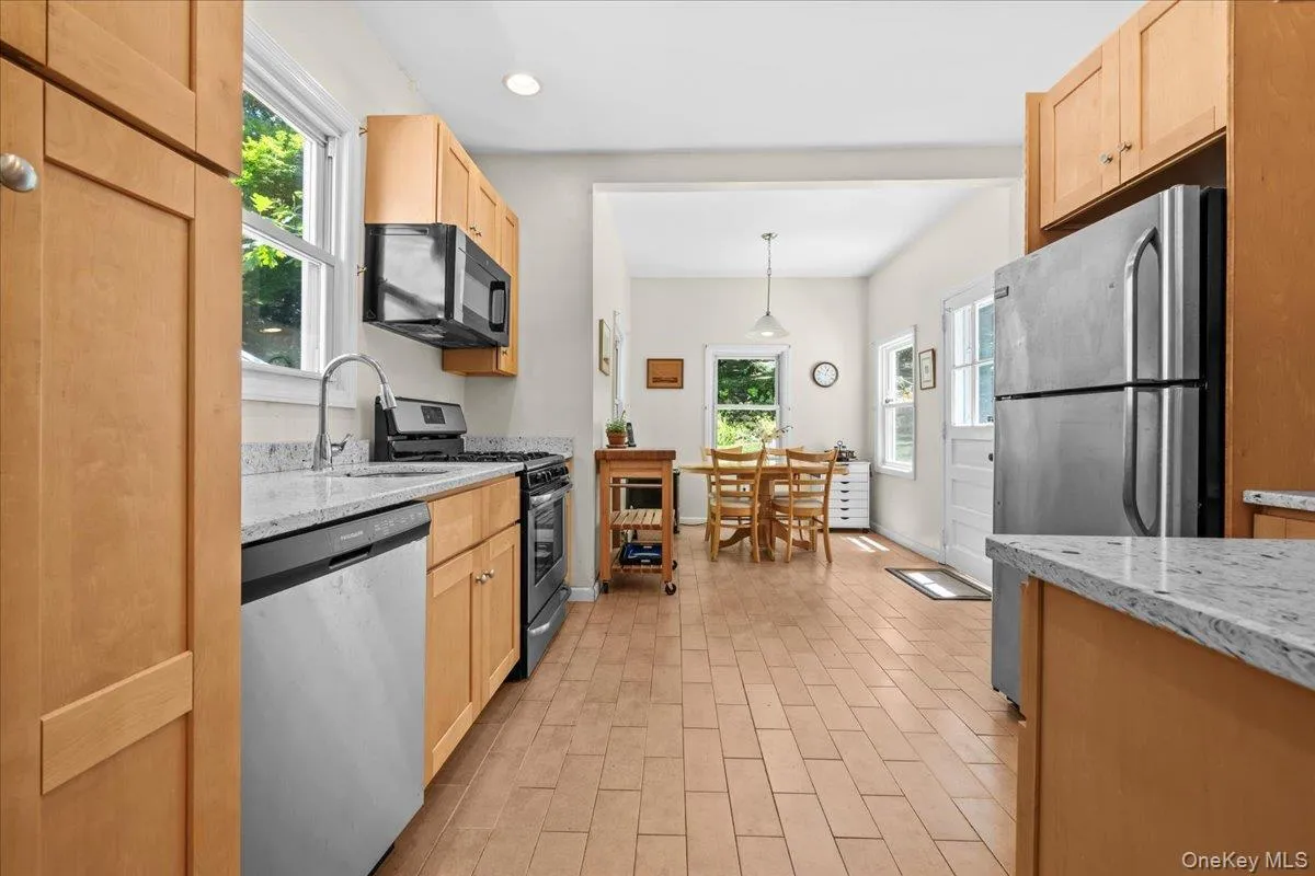 5600 Mosholu Avenue, New York, NY, 3 Bedrooms Bedrooms, 8 Rooms Rooms,1 BathroomBathrooms,Residential,For Rent,Mosholu,0,1014897 5600 Mosholu Avenue, New York, NY, 3 Bedrooms Bedrooms, 8 Rooms Rooms,1 BathroomBathrooms,Residential,For Rent,Mosholu,0,1014897