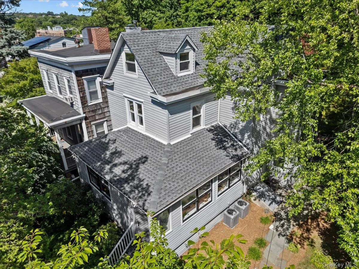 5600 Mosholu Avenue, New York, NY, 3 Bedrooms Bedrooms, 8 Rooms Rooms,1 BathroomBathrooms,Residential,For Rent,Mosholu,0,1014897 5600 Mosholu Avenue, New York, NY, 3 Bedrooms Bedrooms, 8 Rooms Rooms,1 BathroomBathrooms,Residential,For Rent,Mosholu,0,1014897