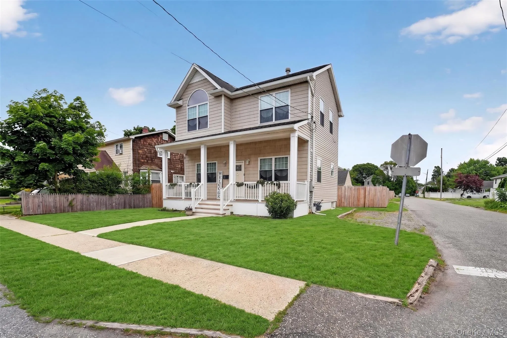 26 Richard Avenue, Islip, NY, 3 Bedrooms Bedrooms, 8 Rooms Rooms,1 BathroomBathrooms,Residential,For Rent,Richard,0,KEY1014898 26 Richard Avenue, Islip, NY, 3 Bedrooms Bedrooms, 8 Rooms Rooms,1 BathroomBathrooms,Residential,For Rent,Richard,0,KEY1014898