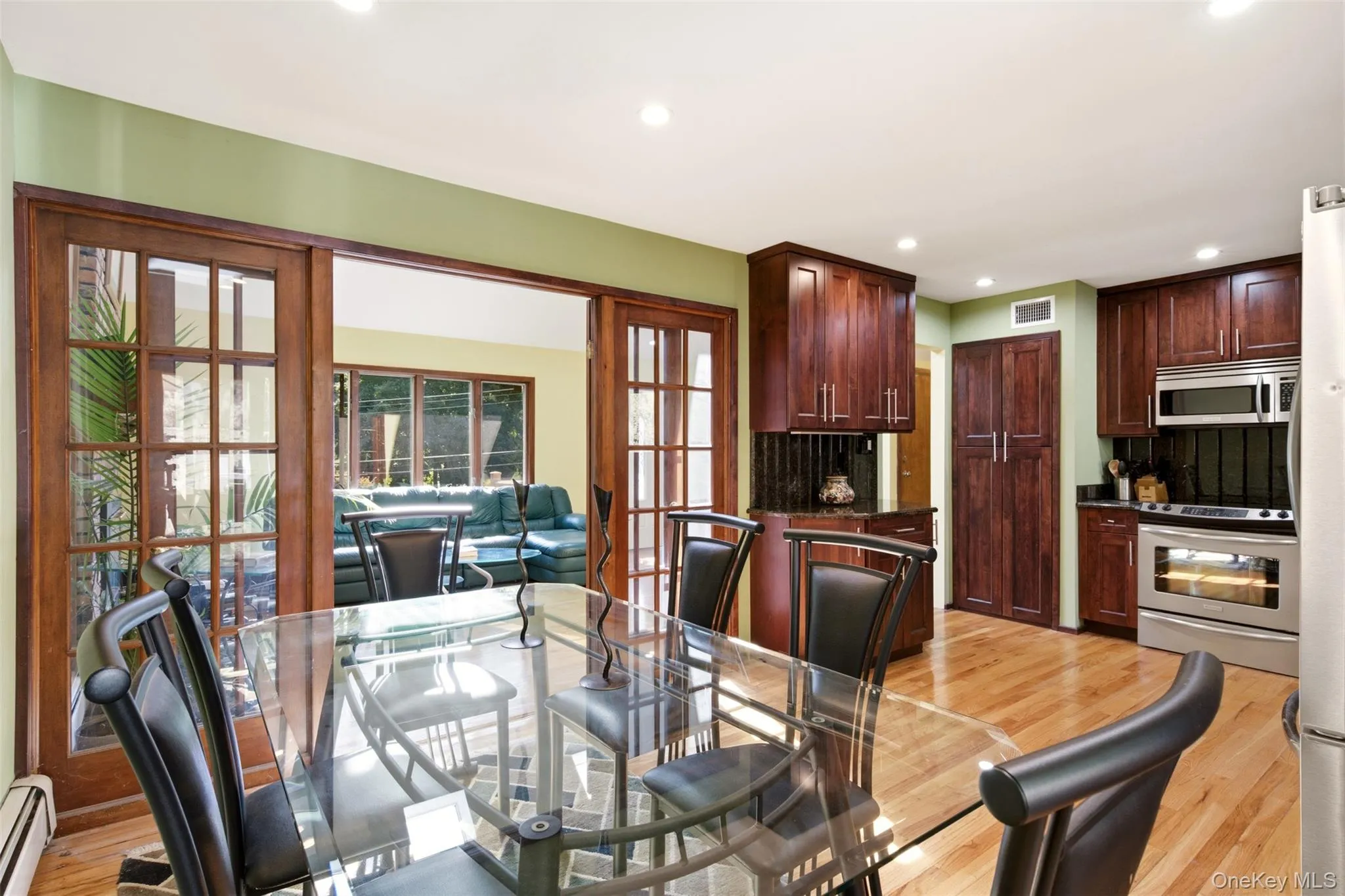 29 Vineyard Road, Huntington, NY, 4 Bedrooms Bedrooms, 9 Rooms Rooms,4 BathroomsBathrooms,Residential,For Rent,Vineyard,0,1014899 29 Vineyard Road, Huntington, NY, 4 Bedrooms Bedrooms, 9 Rooms Rooms,4 BathroomsBathrooms,Residential,For Rent,Vineyard,0,1014899