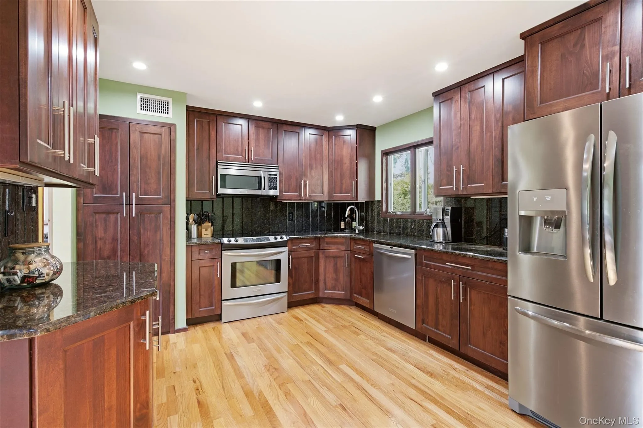 29 Vineyard Road, Huntington, NY, 4 Bedrooms Bedrooms, 9 Rooms Rooms,4 BathroomsBathrooms,Residential,For Rent,Vineyard,0,1014899 29 Vineyard Road, Huntington, NY, 4 Bedrooms Bedrooms, 9 Rooms Rooms,4 BathroomsBathrooms,Residential,For Rent,Vineyard,0,1014899