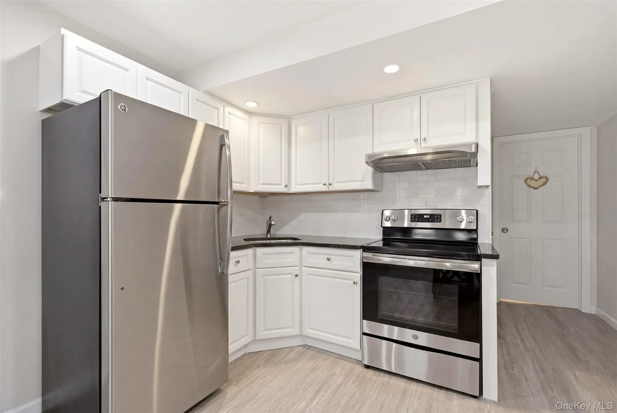 29 Vineyard Road, Huntington, NY, 4 Bedrooms Bedrooms, 9 Rooms Rooms,4 BathroomsBathrooms,Residential,For Rent,Vineyard,0,1014899 29 Vineyard Road, Huntington, NY, 4 Bedrooms Bedrooms, 9 Rooms Rooms,4 BathroomsBathrooms,Residential,For Rent,Vineyard,0,1014899