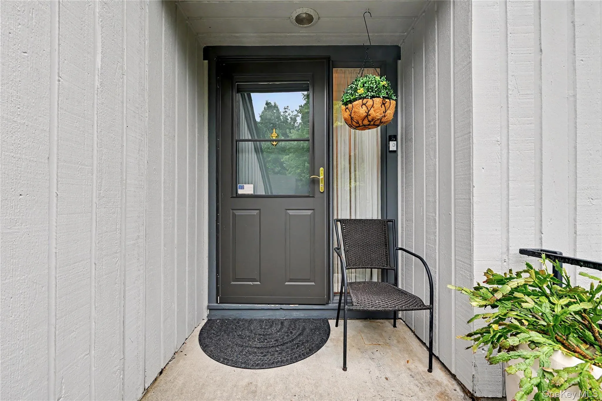 Covered Front Entry Covered Front Entry