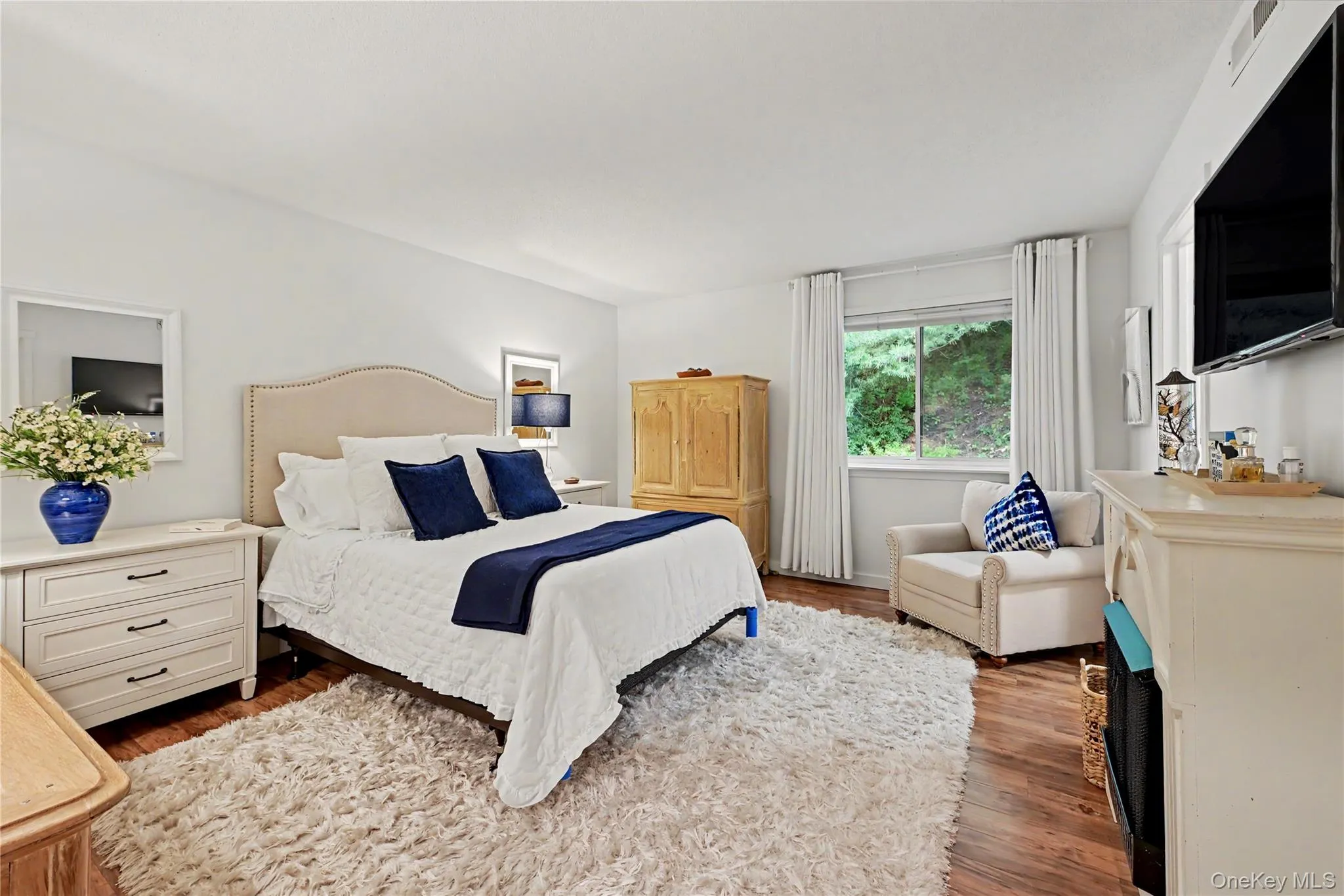 Primary Suite, with Bath, & Walk in Closet Primary Suite, with Bath, & Walk in Closet