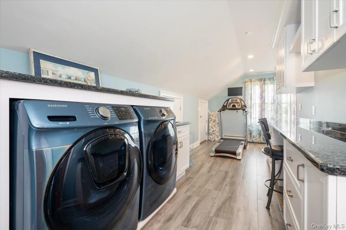 18 South Plaza, Babylon, NY, 4 Bedrooms Bedrooms, 8 Rooms Rooms,2 BathroomsBathrooms,Residential,For Rent,South,0,KEY1014904 18 South Plaza, Babylon, NY, 4 Bedrooms Bedrooms, 8 Rooms Rooms,2 BathroomsBathrooms,Residential,For Rent,South,0,KEY1014904