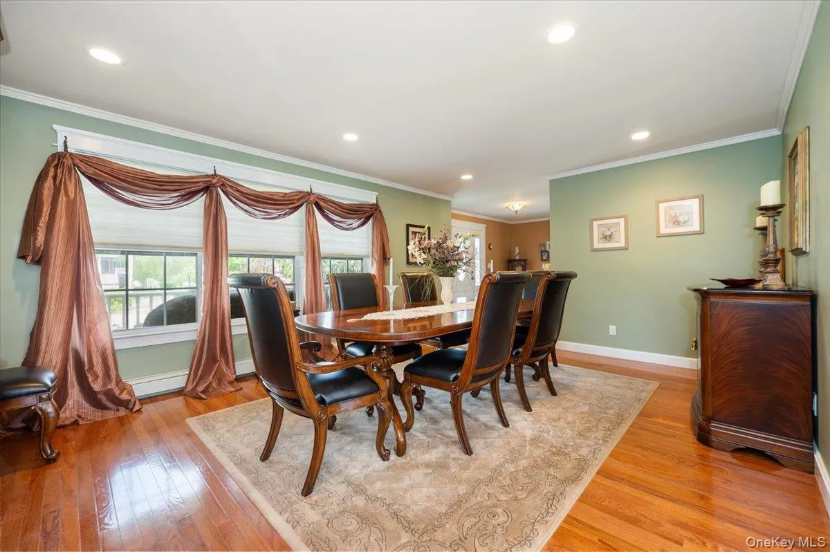 18 South Plaza, Babylon, NY, 4 Bedrooms Bedrooms, 8 Rooms Rooms,2 BathroomsBathrooms,Residential,For Rent,South,0,KEY1014904 18 South Plaza, Babylon, NY, 4 Bedrooms Bedrooms, 8 Rooms Rooms,2 BathroomsBathrooms,Residential,For Rent,South,0,KEY1014904