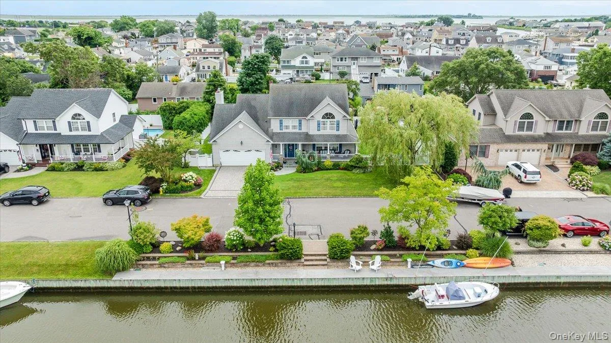 18 South Plaza, Babylon, NY, 4 Bedrooms Bedrooms, 8 Rooms Rooms,2 BathroomsBathrooms,Residential,For Rent,South,0,KEY1014904 18 South Plaza, Babylon, NY, 4 Bedrooms Bedrooms, 8 Rooms Rooms,2 BathroomsBathrooms,Residential,For Rent,South,0,KEY1014904