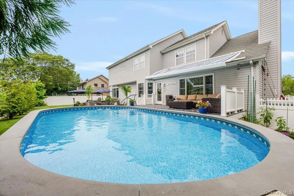 18 South Plaza, Babylon, NY, 4 Bedrooms Bedrooms, 8 Rooms Rooms,2 BathroomsBathrooms,Residential,For Rent,South,0,KEY1014904 18 South Plaza, Babylon, NY, 4 Bedrooms Bedrooms, 8 Rooms Rooms,2 BathroomsBathrooms,Residential,For Rent,South,0,KEY1014904