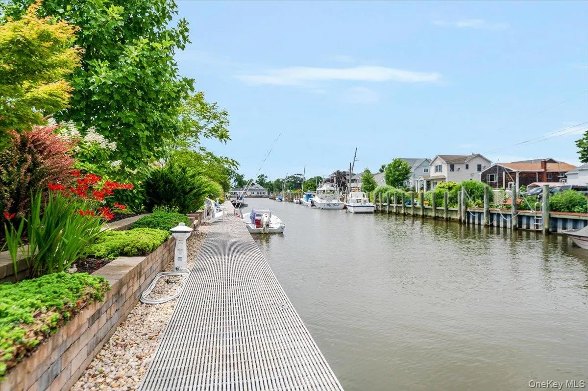 18 South Plaza, Babylon, NY, 4 Bedrooms Bedrooms, 8 Rooms Rooms,2 BathroomsBathrooms,Residential,For Rent,South,0,KEY1014904 18 South Plaza, Babylon, NY, 4 Bedrooms Bedrooms, 8 Rooms Rooms,2 BathroomsBathrooms,Residential,For Rent,South,0,KEY1014904