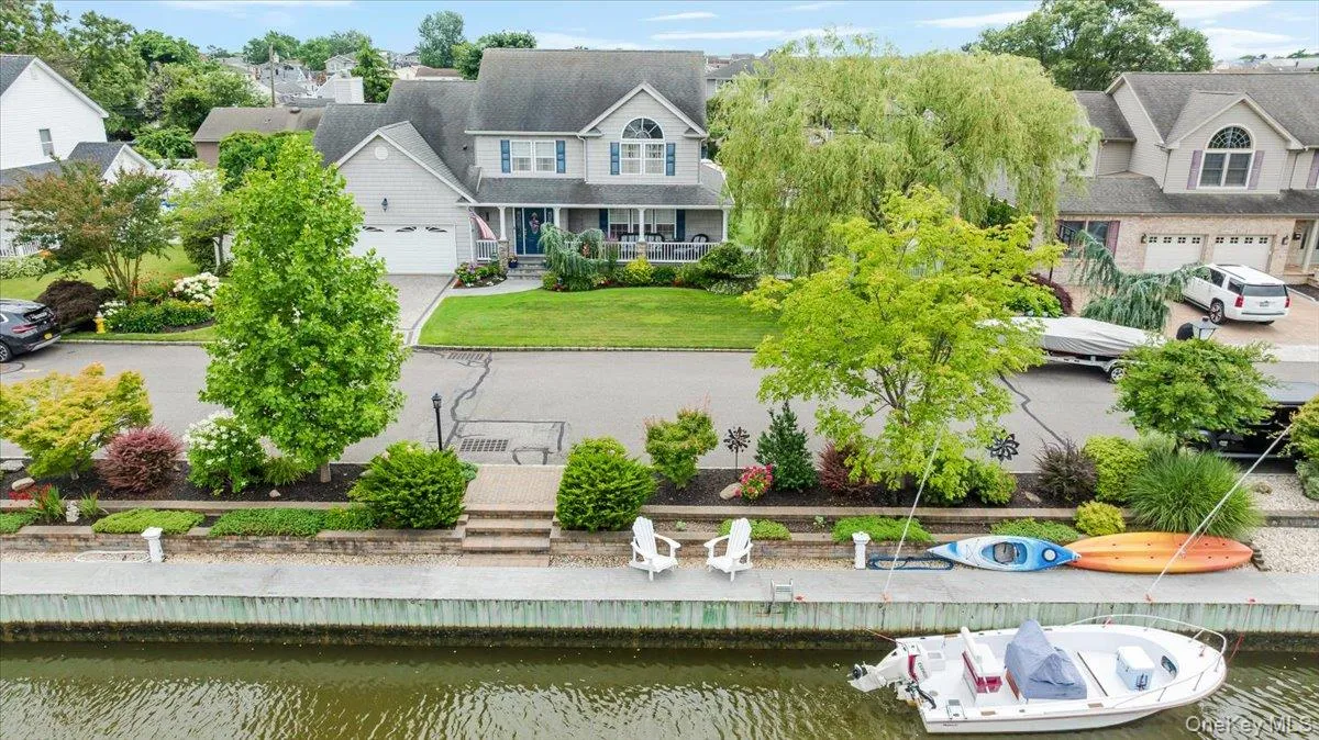 18 South Plaza, Babylon, NY, 4 Bedrooms Bedrooms, 8 Rooms Rooms,2 BathroomsBathrooms,Residential,For Rent,South,0,KEY1014904 18 South Plaza, Babylon, NY, 4 Bedrooms Bedrooms, 8 Rooms Rooms,2 BathroomsBathrooms,Residential,For Rent,South,0,KEY1014904