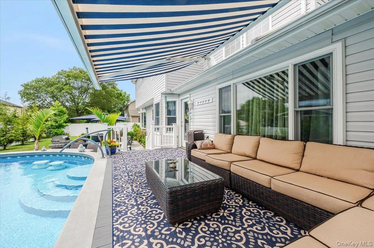18 South Plaza, Babylon, NY, 4 Bedrooms Bedrooms, 8 Rooms Rooms,2 BathroomsBathrooms,Residential,For Rent,South,0,KEY1014904 18 South Plaza, Babylon, NY, 4 Bedrooms Bedrooms, 8 Rooms Rooms,2 BathroomsBathrooms,Residential,For Rent,South,0,KEY1014904