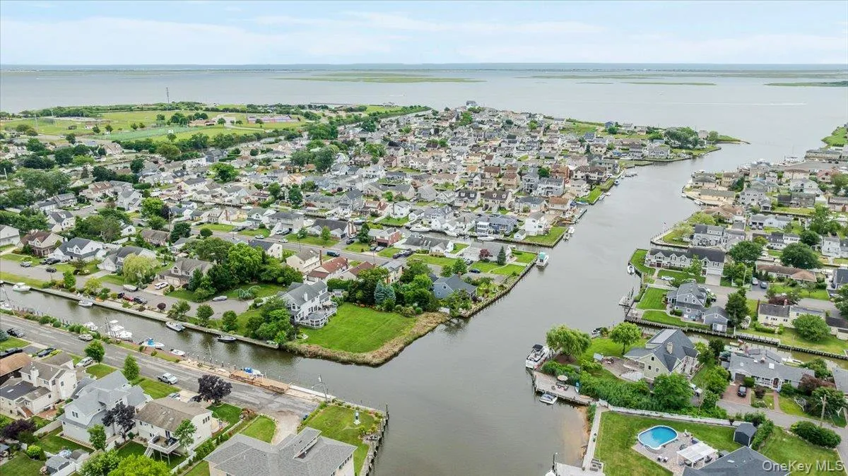 18 South Plaza, Babylon, NY, 4 Bedrooms Bedrooms, 8 Rooms Rooms,2 BathroomsBathrooms,Residential,For Rent,South,0,KEY1014904 18 South Plaza, Babylon, NY, 4 Bedrooms Bedrooms, 8 Rooms Rooms,2 BathroomsBathrooms,Residential,For Rent,South,0,KEY1014904