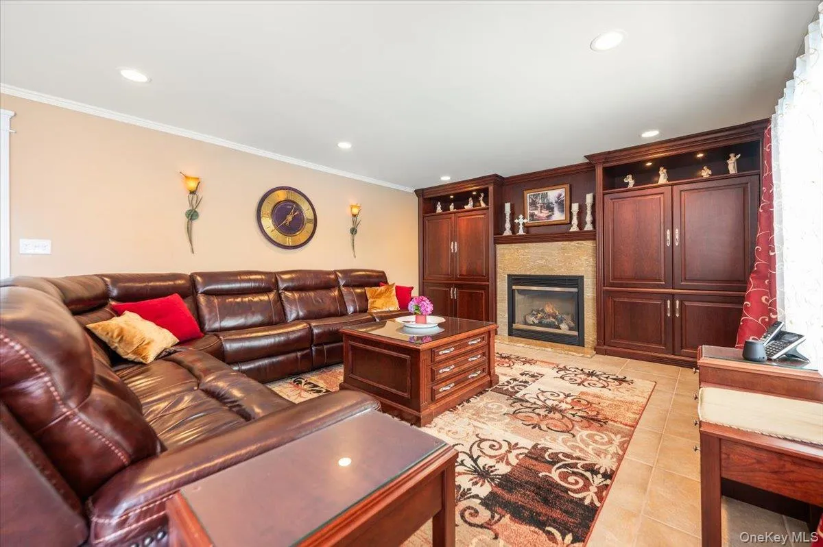 18 South Plaza, Babylon, NY, 4 Bedrooms Bedrooms, 8 Rooms Rooms,2 BathroomsBathrooms,Residential,For Rent,South,0,KEY1014904 18 South Plaza, Babylon, NY, 4 Bedrooms Bedrooms, 8 Rooms Rooms,2 BathroomsBathrooms,Residential,For Rent,South,0,KEY1014904