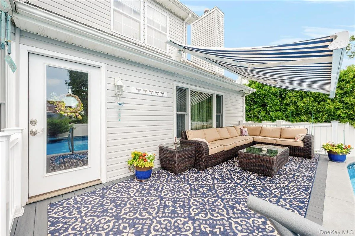 18 South Plaza, Babylon, NY, 4 Bedrooms Bedrooms, 8 Rooms Rooms,2 BathroomsBathrooms,Residential,For Rent,South,0,KEY1014904 18 South Plaza, Babylon, NY, 4 Bedrooms Bedrooms, 8 Rooms Rooms,2 BathroomsBathrooms,Residential,For Rent,South,0,KEY1014904