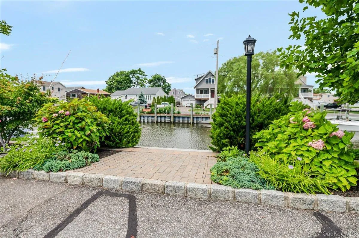 18 South Plaza, Babylon, NY, 4 Bedrooms Bedrooms, 8 Rooms Rooms,2 BathroomsBathrooms,Residential,For Rent,South,0,KEY1014904 18 South Plaza, Babylon, NY, 4 Bedrooms Bedrooms, 8 Rooms Rooms,2 BathroomsBathrooms,Residential,For Rent,South,0,KEY1014904