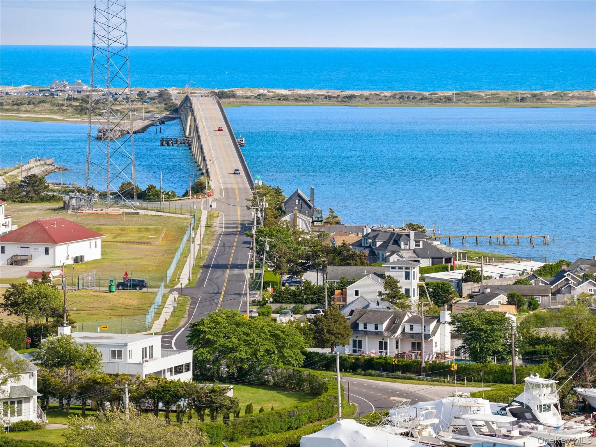 Close proximity to the bay & ocean beach. Close proximity to the bay & ocean beach.