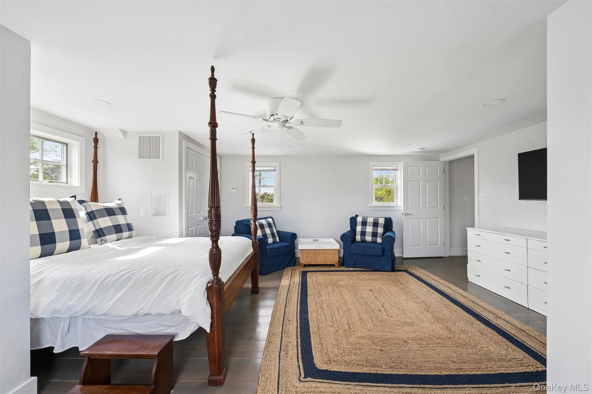 87 Foster Avenue, Southampton, NY, 4 Bedrooms Bedrooms, 7 Rooms Rooms,3 BathroomsBathrooms,Residential,For Rent,Foster,0,1014912 87 Foster Avenue, Southampton, NY, 4 Bedrooms Bedrooms, 7 Rooms Rooms,3 BathroomsBathrooms,Residential,For Rent,Foster,0,1014912