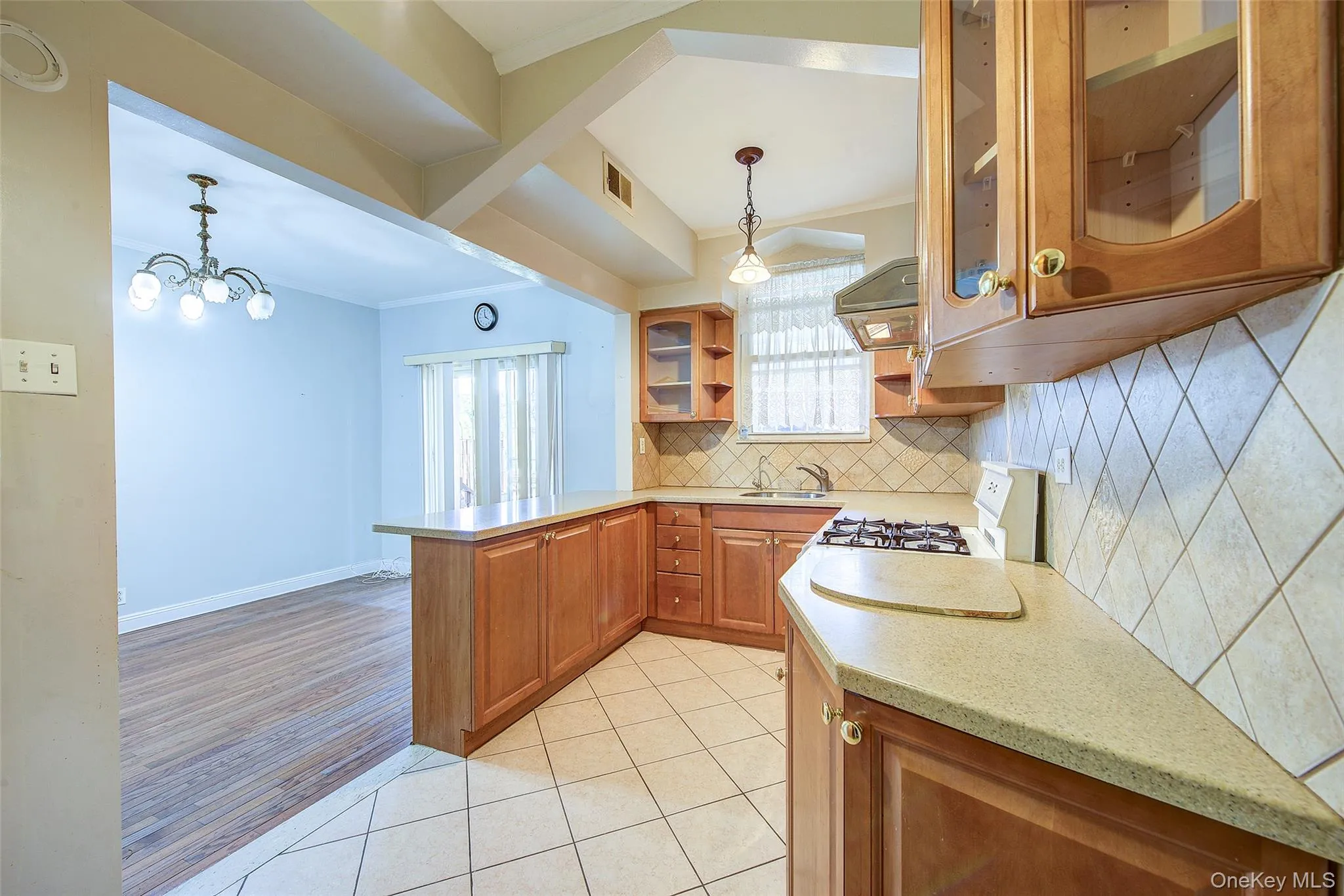 85-62 66th Road, New York, NY, 3 Bedrooms Bedrooms, 7 Rooms Rooms,2 BathroomsBathrooms,Residential,For Rent,66th,0,KEY1014915 85-62 66th Road, New York, NY, 3 Bedrooms Bedrooms, 7 Rooms Rooms,2 BathroomsBathrooms,Residential,For Rent,66th,0,KEY1014915