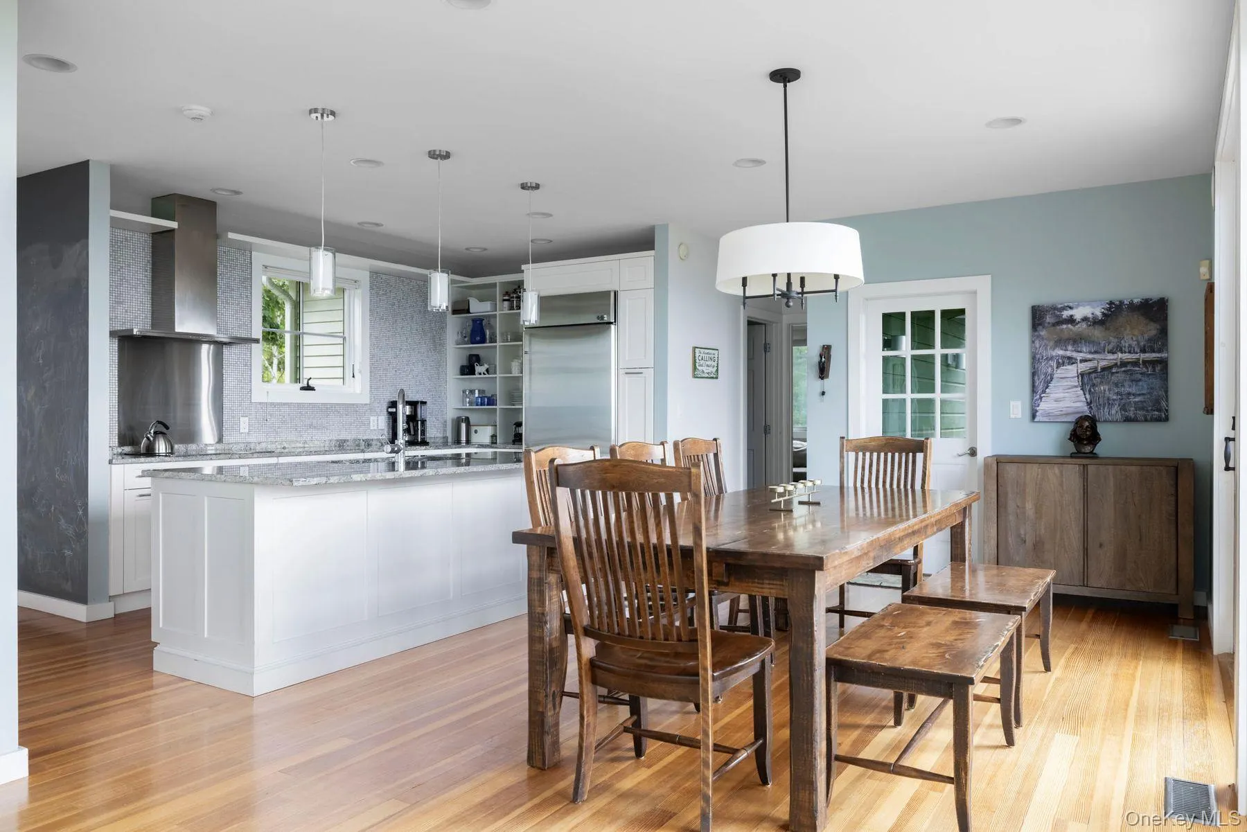 Open floor plan to kitchen Open floor plan to kitchen