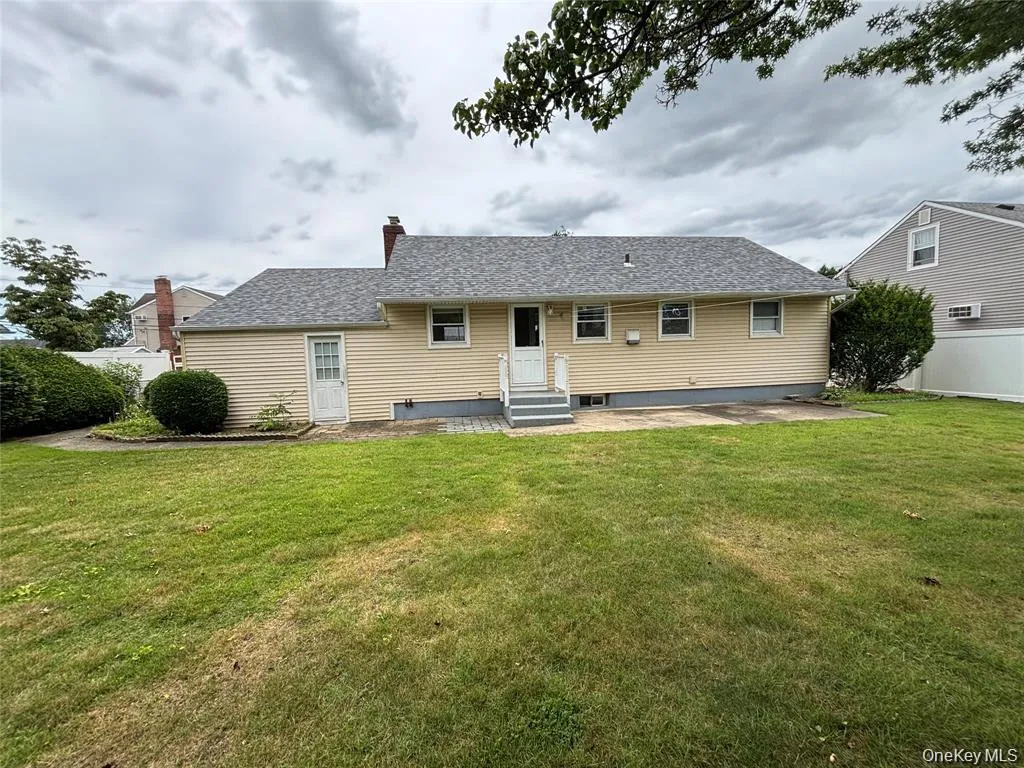 235 10th Street, Oyster Bay, NY, 3 Bedrooms Bedrooms, 5 Rooms Rooms,1 BathroomBathrooms,Residential,For Rent,10th,0,1014919 235 10th Street, Oyster Bay, NY, 3 Bedrooms Bedrooms, 5 Rooms Rooms,1 BathroomBathrooms,Residential,For Rent,10th,0,1014919