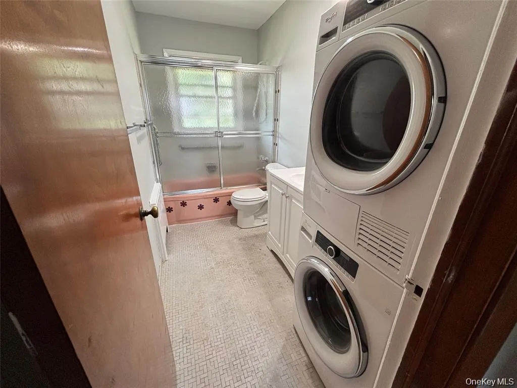 235 10th Street, Oyster Bay, NY, 3 Bedrooms Bedrooms, 5 Rooms Rooms,1 BathroomBathrooms,Residential,For Rent,10th,0,1014919 235 10th Street, Oyster Bay, NY, 3 Bedrooms Bedrooms, 5 Rooms Rooms,1 BathroomBathrooms,Residential,For Rent,10th,0,1014919