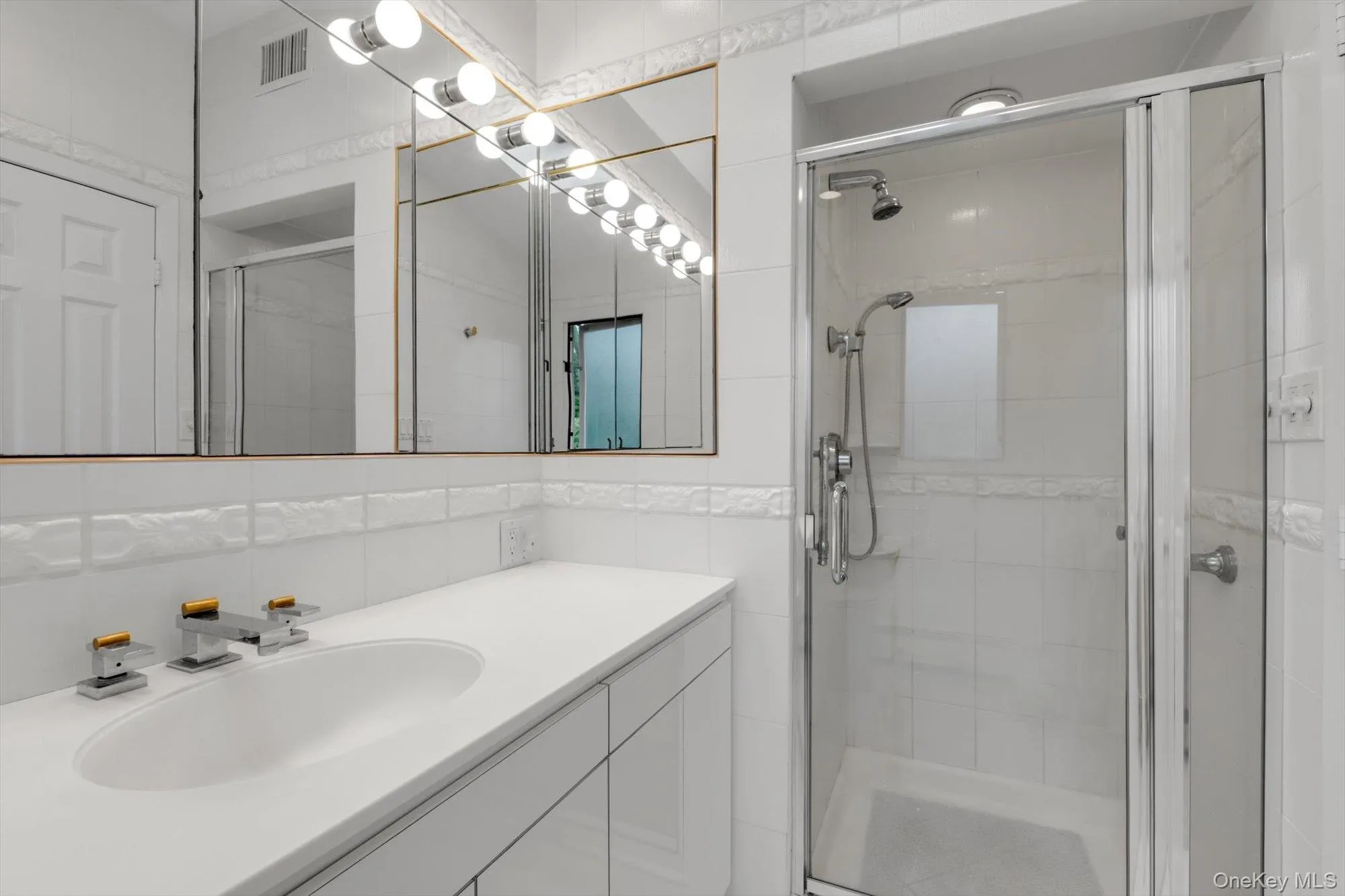 189 Regent Drive, Hempstead, NY, 4 Bedrooms Bedrooms, 5 Rooms Rooms,3 BathroomsBathrooms,Residential,For Rent,Regent,0,1014921 189 Regent Drive, Hempstead, NY, 4 Bedrooms Bedrooms, 5 Rooms Rooms,3 BathroomsBathrooms,Residential,For Rent,Regent,0,1014921