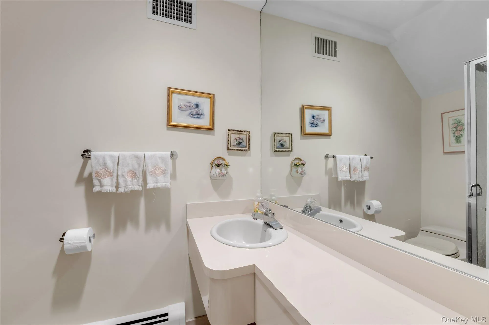 189 Regent Drive, Hempstead, NY, 4 Bedrooms Bedrooms, 5 Rooms Rooms,3 BathroomsBathrooms,Residential,For Rent,Regent,0,1014921 189 Regent Drive, Hempstead, NY, 4 Bedrooms Bedrooms, 5 Rooms Rooms,3 BathroomsBathrooms,Residential,For Rent,Regent,0,1014921