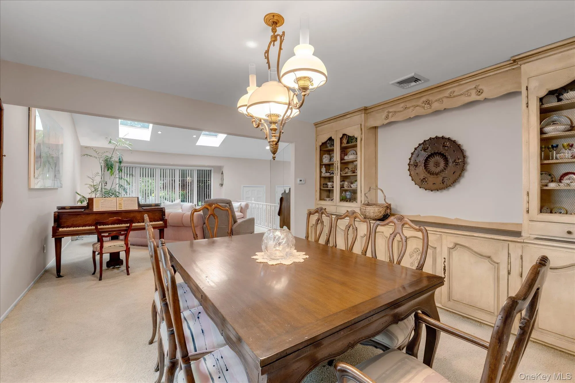 189 Regent Drive, Hempstead, NY, 4 Bedrooms Bedrooms, 5 Rooms Rooms,3 BathroomsBathrooms,Residential,For Rent,Regent,0,1014921 189 Regent Drive, Hempstead, NY, 4 Bedrooms Bedrooms, 5 Rooms Rooms,3 BathroomsBathrooms,Residential,For Rent,Regent,0,1014921