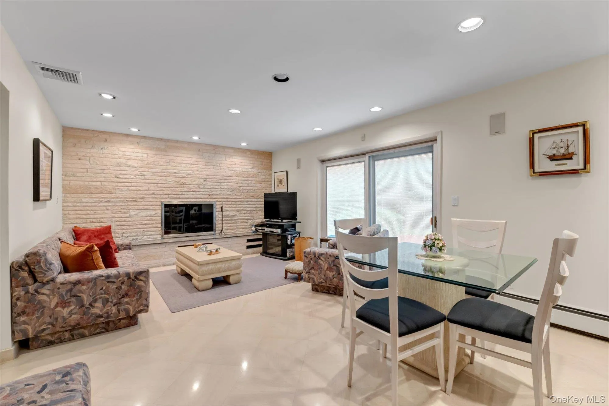 189 Regent Drive, Hempstead, NY, 4 Bedrooms Bedrooms, 5 Rooms Rooms,3 BathroomsBathrooms,Residential,For Rent,Regent,0,1014921 189 Regent Drive, Hempstead, NY, 4 Bedrooms Bedrooms, 5 Rooms Rooms,3 BathroomsBathrooms,Residential,For Rent,Regent,0,1014921