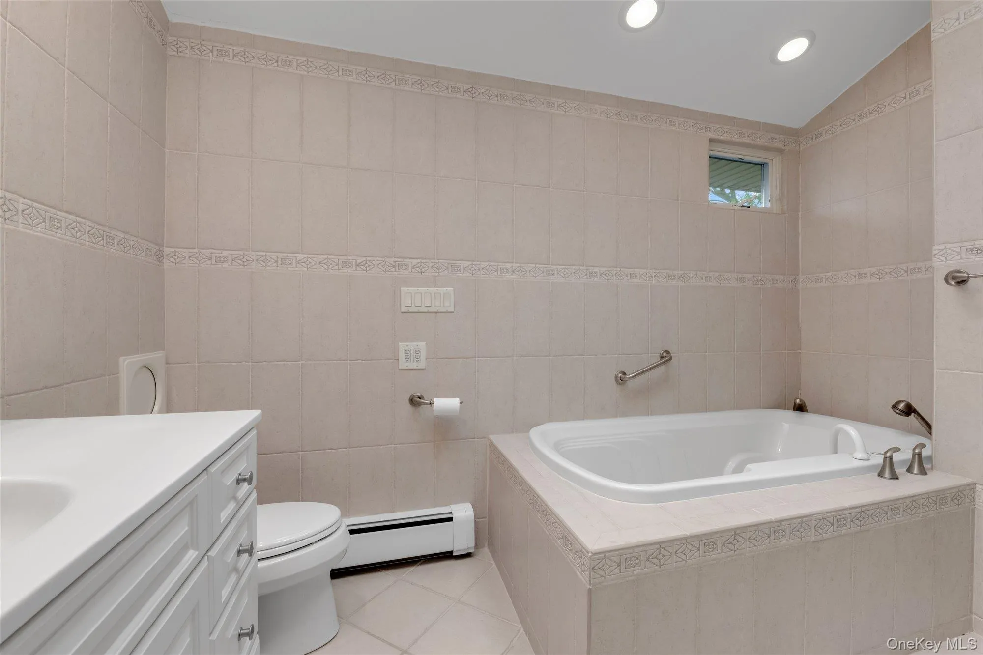 189 Regent Drive, Hempstead, NY, 4 Bedrooms Bedrooms, 5 Rooms Rooms,3 BathroomsBathrooms,Residential,For Rent,Regent,0,1014921 189 Regent Drive, Hempstead, NY, 4 Bedrooms Bedrooms, 5 Rooms Rooms,3 BathroomsBathrooms,Residential,For Rent,Regent,0,1014921