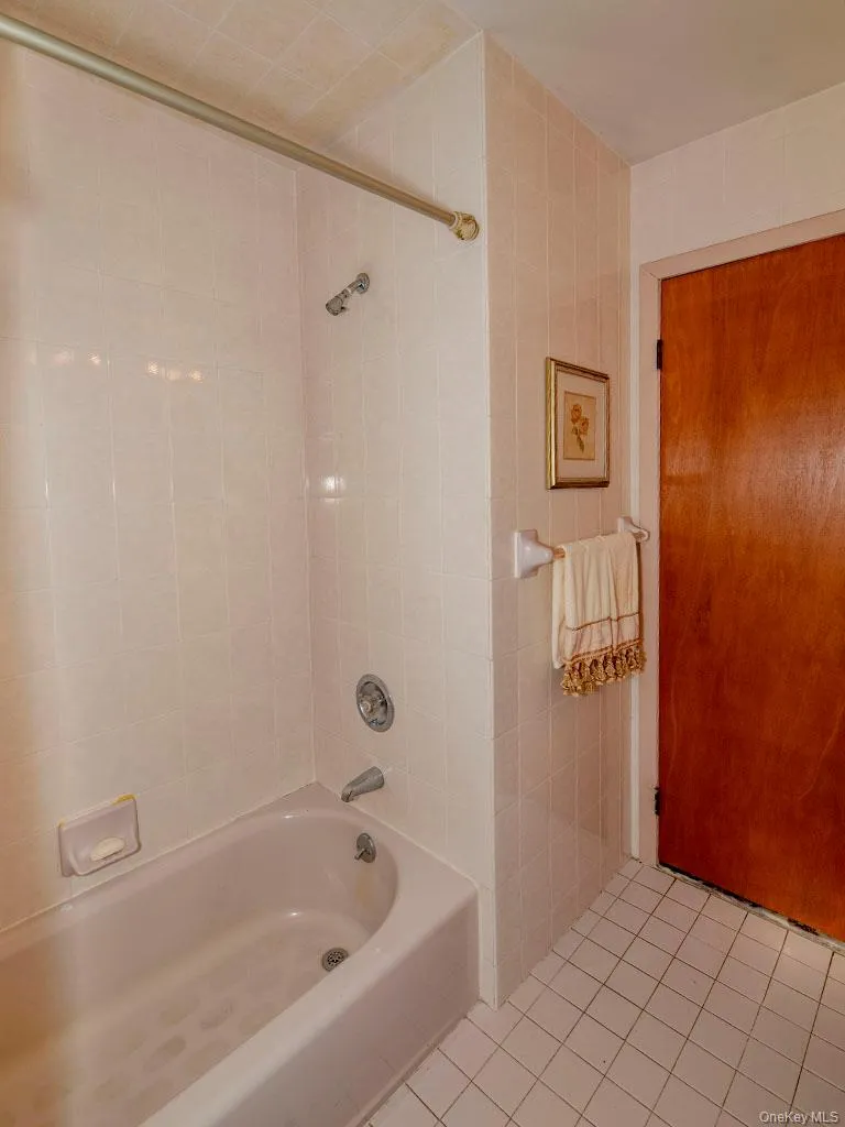 3601 Wadena Street, Hempstead, NY, 3 Bedrooms Bedrooms, 6 Rooms Rooms,1 BathroomBathrooms,Residential,For Rent,Wadena,0,1014925 3601 Wadena Street, Hempstead, NY, 3 Bedrooms Bedrooms, 6 Rooms Rooms,1 BathroomBathrooms,Residential,For Rent,Wadena,0,1014925