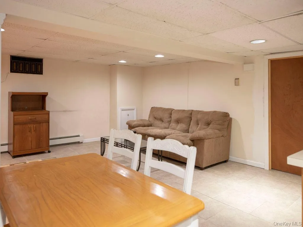 3601 Wadena Street, Hempstead, NY, 3 Bedrooms Bedrooms, 6 Rooms Rooms,1 BathroomBathrooms,Residential,For Rent,Wadena,0,1014925 3601 Wadena Street, Hempstead, NY, 3 Bedrooms Bedrooms, 6 Rooms Rooms,1 BathroomBathrooms,Residential,For Rent,Wadena,0,1014925