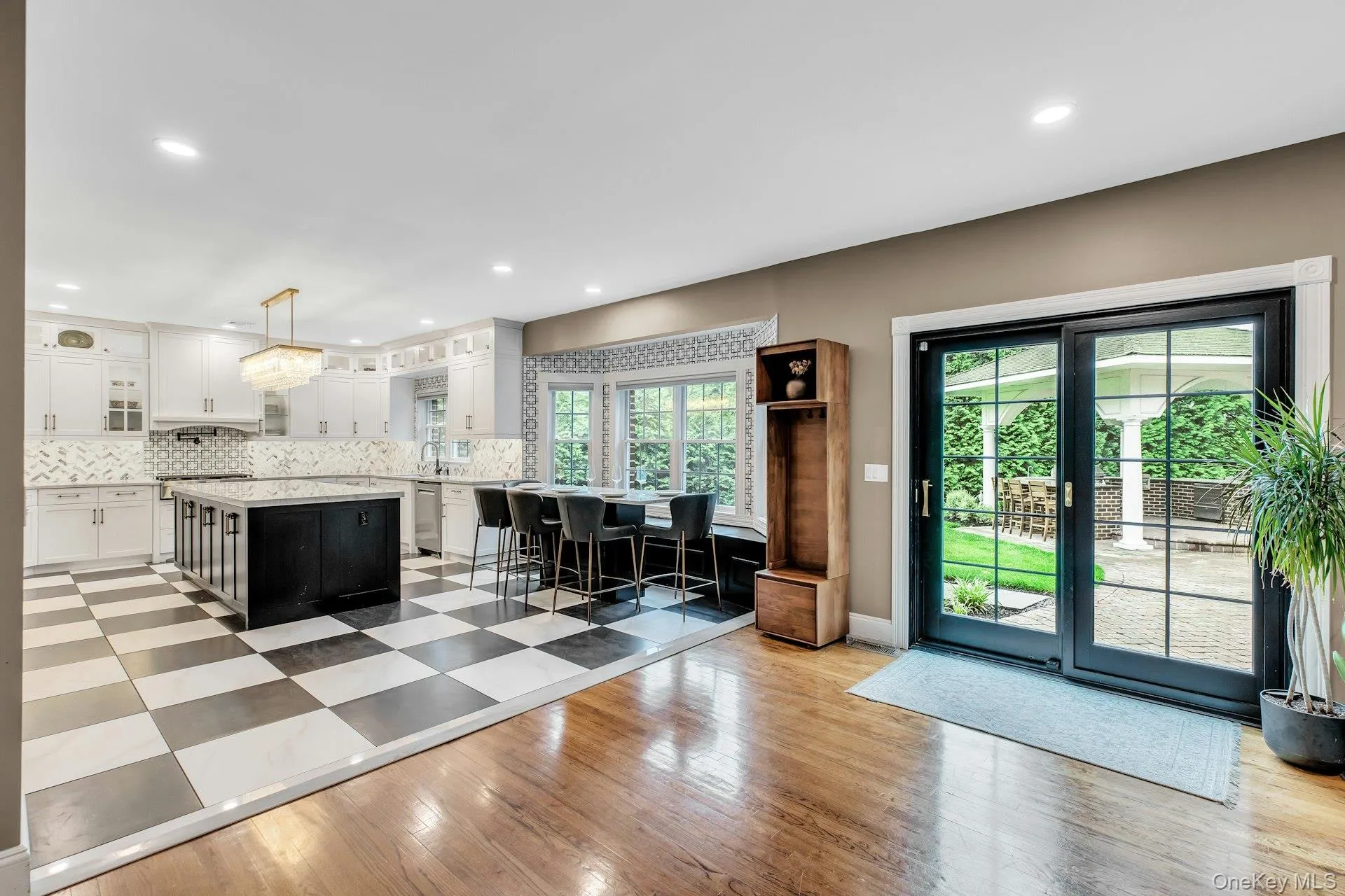 135 Round Swamp Road, Huntington, NY, 7 Bedrooms Bedrooms, 17 Rooms Rooms,6 BathroomsBathrooms,Residential,For Rent,Round Swamp,0,KEY1014930 135 Round Swamp Road, Huntington, NY, 7 Bedrooms Bedrooms, 17 Rooms Rooms,6 BathroomsBathrooms,Residential,For Rent,Round Swamp,0,KEY1014930