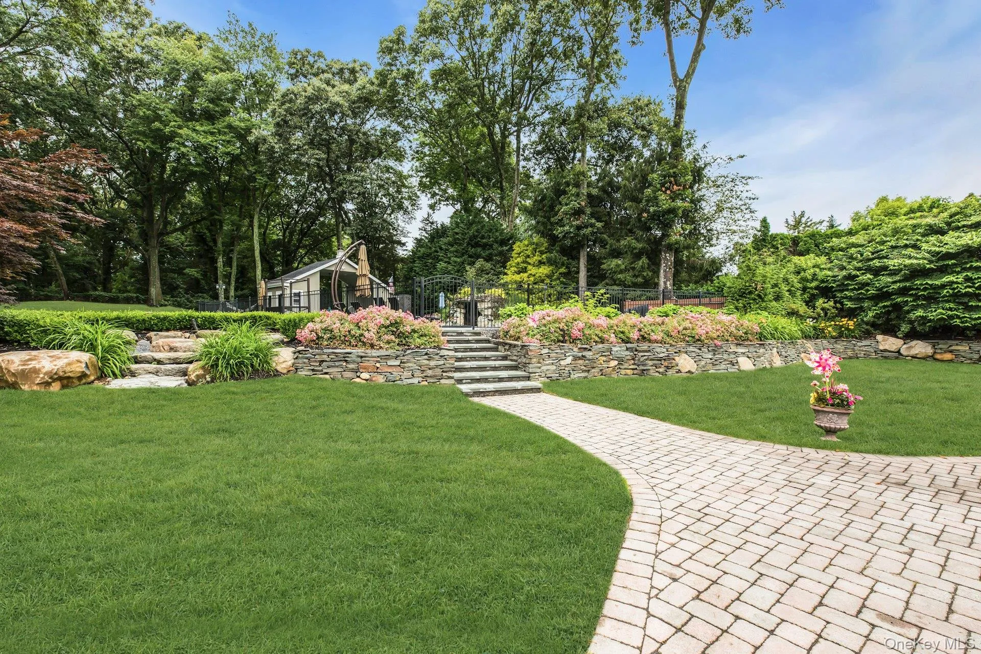 135 Round Swamp Road, Huntington, NY, 7 Bedrooms Bedrooms, 17 Rooms Rooms,6 BathroomsBathrooms,Residential,For Rent,Round Swamp,0,KEY1014930 135 Round Swamp Road, Huntington, NY, 7 Bedrooms Bedrooms, 17 Rooms Rooms,6 BathroomsBathrooms,Residential,For Rent,Round Swamp,0,KEY1014930