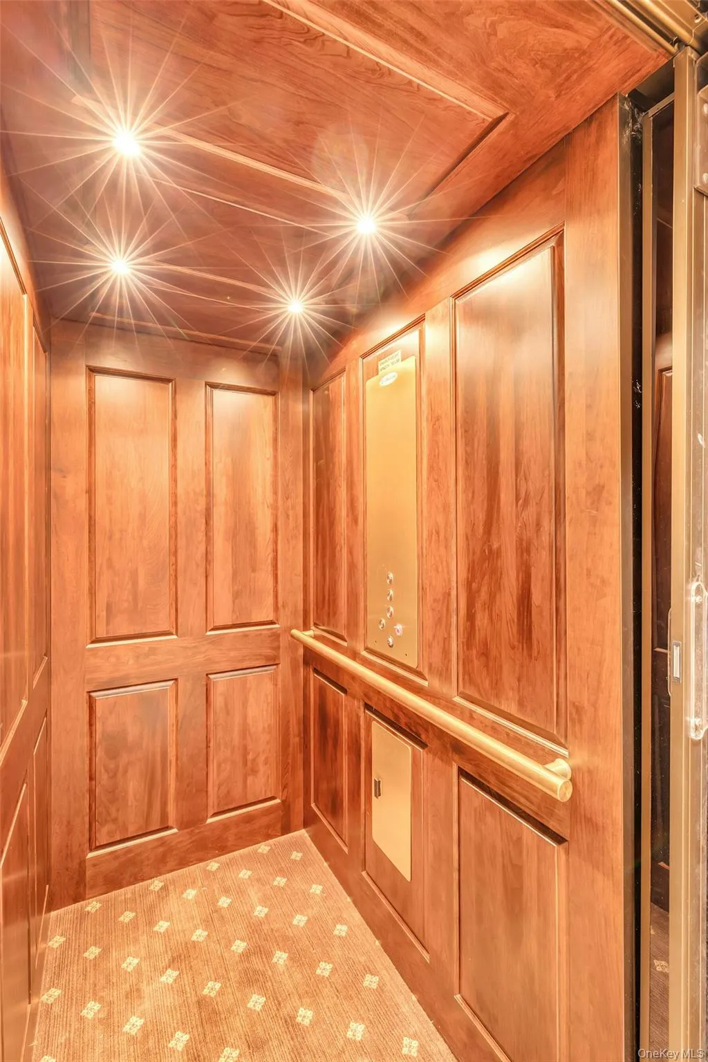 135 Round Swamp Road, Huntington, NY, 7 Bedrooms Bedrooms, 17 Rooms Rooms,6 BathroomsBathrooms,Residential,For Rent,Round Swamp,0,KEY1014930 135 Round Swamp Road, Huntington, NY, 7 Bedrooms Bedrooms, 17 Rooms Rooms,6 BathroomsBathrooms,Residential,For Rent,Round Swamp,0,KEY1014930