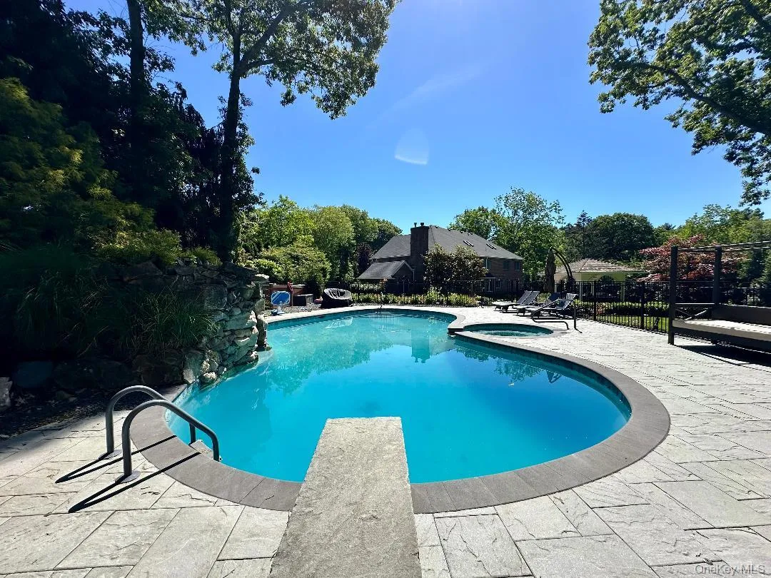 135 Round Swamp Road, Huntington, NY, 7 Bedrooms Bedrooms, 17 Rooms Rooms,6 BathroomsBathrooms,Residential,For Rent,Round Swamp,0,1014930 135 Round Swamp Road, Huntington, NY, 7 Bedrooms Bedrooms, 17 Rooms Rooms,6 BathroomsBathrooms,Residential,For Rent,Round Swamp,0,1014930