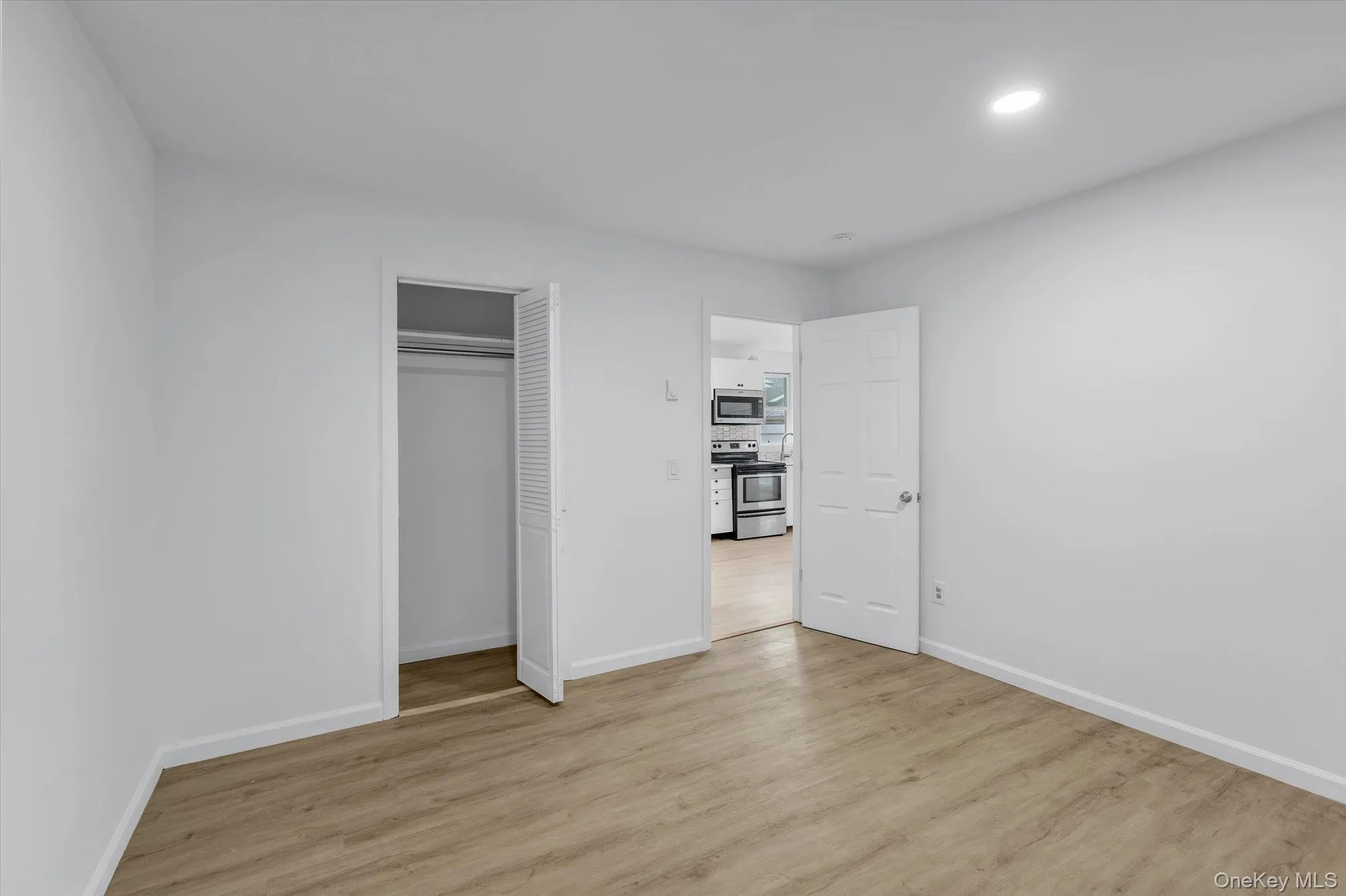 158 Continental Avenue, Huntington, NY, 1 Bedroom Bedrooms, 3 Rooms Rooms,1 BathroomBathrooms,Residential Lease,For Rent,Continental,0,KEY1014933 158 Continental Avenue, Huntington, NY, 1 Bedroom Bedrooms, 3 Rooms Rooms,1 BathroomBathrooms,Residential Lease,For Rent,Continental,0,KEY1014933
