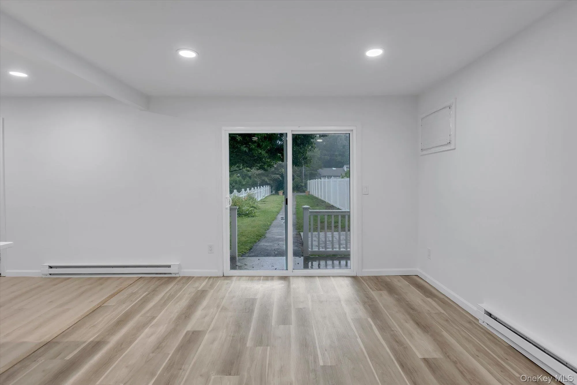 158 Continental Avenue, Huntington, NY, 1 Bedroom Bedrooms, 3 Rooms Rooms,1 BathroomBathrooms,Residential Lease,For Rent,Continental,0,KEY1014933 158 Continental Avenue, Huntington, NY, 1 Bedroom Bedrooms, 3 Rooms Rooms,1 BathroomBathrooms,Residential Lease,For Rent,Continental,0,KEY1014933
